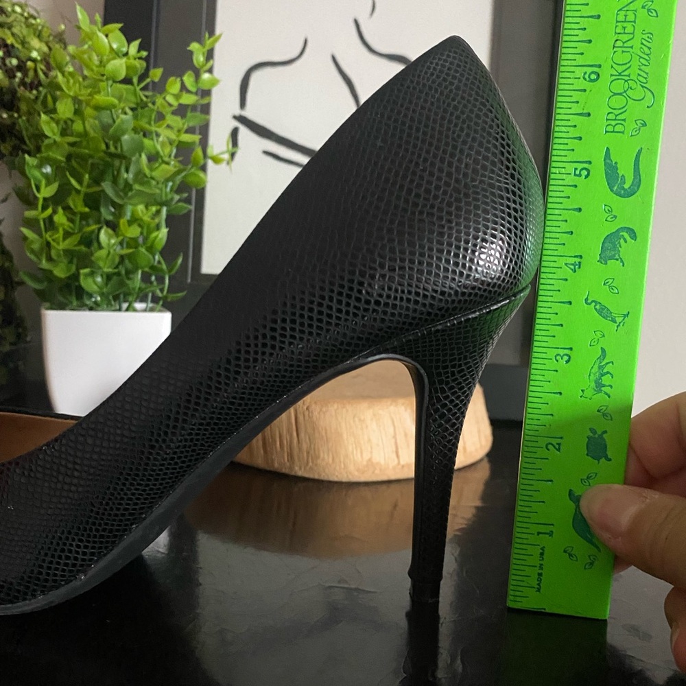 Jessica Simpson Textured Black Heels - Picture 9 of 10